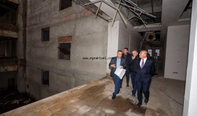 Üniversitelinin barınma sorununa Başkan Soyer’den neşter