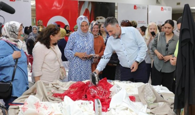Başkan Sandal, “Güçlü kadın, güçlü Bayraklı”