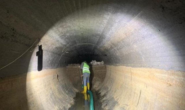 Büyük Kanal’daki temizlik çalışmaları yerin 8 metre altında sürüyor