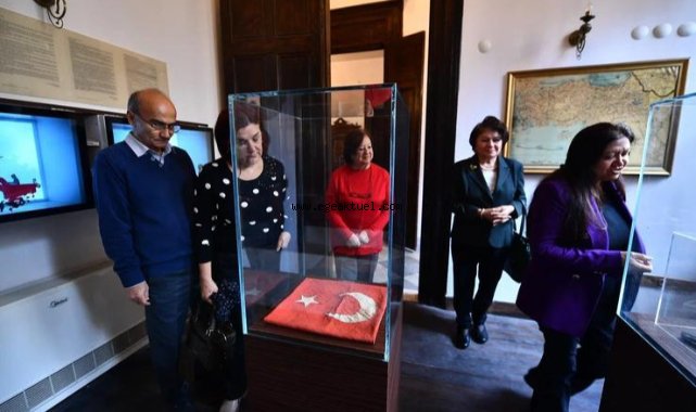 Cumhuriyet’in kuruluşuna tanıklık eden eserler hikâyeleriyle büyülüyor