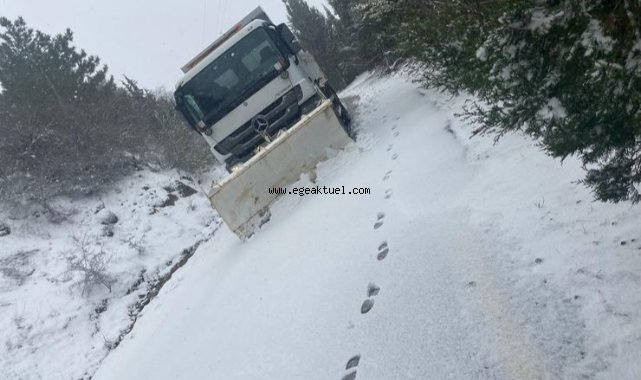 Yılın ilk kar yağışında kapanan yollar açılıyor