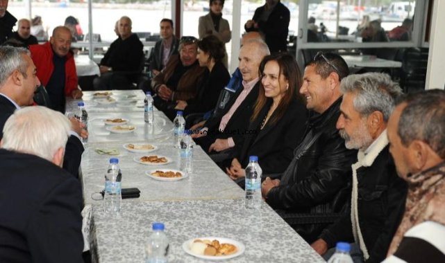 Başkan Adayı Yıldız İşçimenler Ünsal Karşıyakalı balıkçılarla buluştu