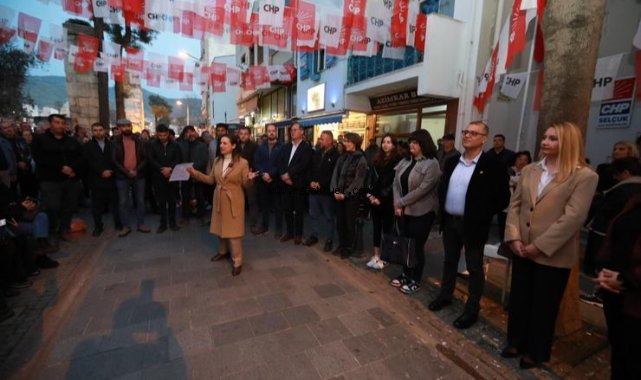 CHP Efes Selçuk’ta Meclis Üyesi Adaylarını Tanıttı