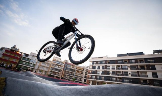 Karşıyaka’da heyecanın adresi Pump Track Bisiklet Parkuru oldu