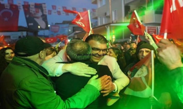 Seçim ofisi açılışı mitinge dönüştü: