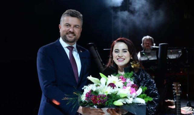 Buca'da halk konseri gerçekleşti