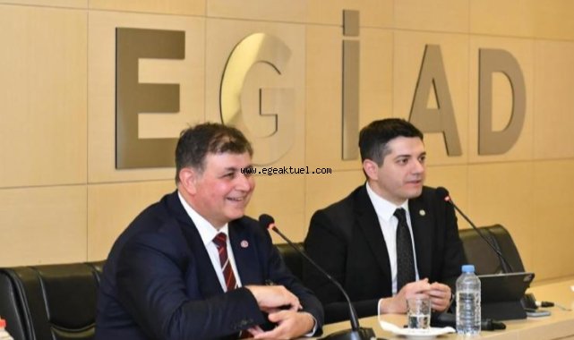 Cemil Tugay, genç iş insanlarına projelerini anlattı; 'Şato' sorusuna yanıt