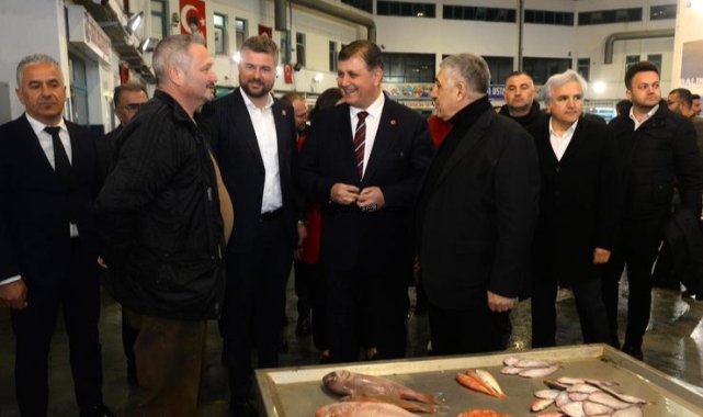 CHP’li Duman balık halini ziyaret etti