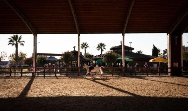 Karşıyaka’da 26 bin çocuk binicilik sporuyla tanıştı 