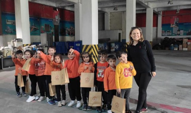 Karşıyaka’da yeni nesillere geri dönüşüm bilinci aşılanıyor