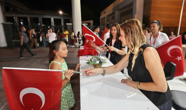 Başkan Mutlu’dan ziyaretçilere anlamlı hediye