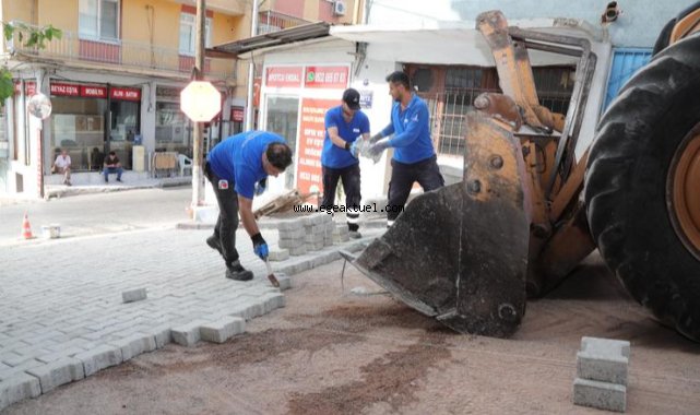 Bayraklı'da yol yenileme seferberliği sürüyor