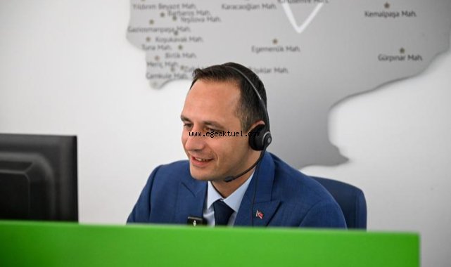 Bornova Belediye Başkanı vatandaşların telefonlarını cevapladı