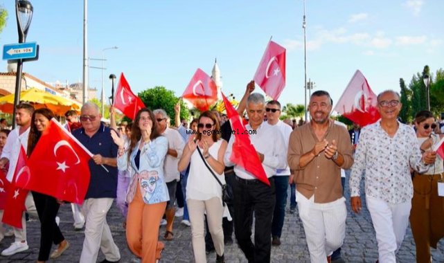 Çeşme Festivali, “90’larda Çeşme” teması ile başladı!
