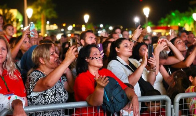 Çeşme Festivali’nin ikinci gününde Ceylan Ertem Rüzgârı