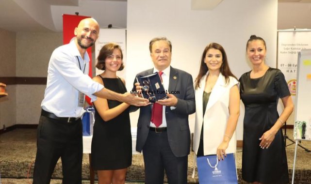 Depremden etkilenen işitme engelli kadınlara sağlık eğitimi