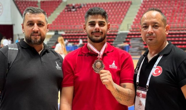 İzmirli sporcular madalyalarla döndü