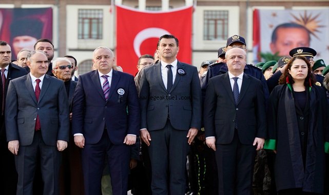 Manisa'da atatürk'ün dev imzası 