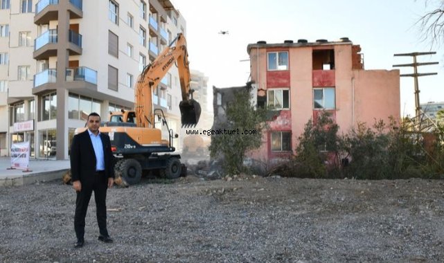 Metruk Binaların Yıkımı ile Çiğli'de Trafik Rahatlıyor