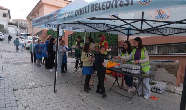 Başkan Kırgöz'den öğrencilere simit ve ayran ikramı
