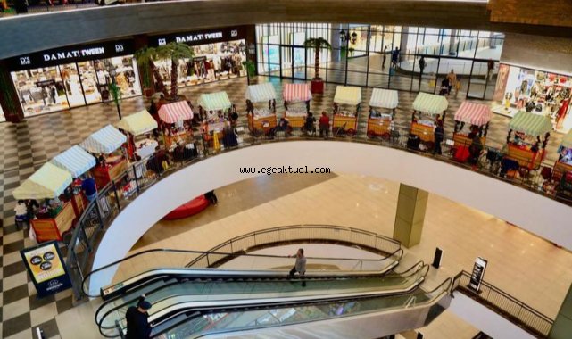 Bayraklı’nın üreten kadınlarından yılbaşına özel sergi