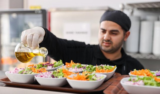 Buca Belediyesi zeytin hasadına başladı