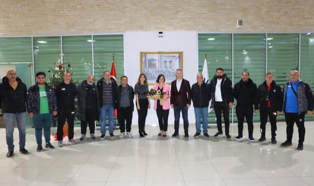 Karabağlardaki amatör spor kulüplerinden Başkan Kınay’a teşekkür ziyareti