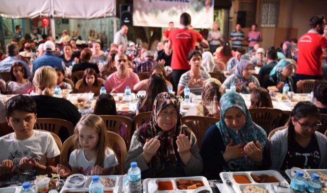 Bornova Belediyesi’nden Ramazan Ayı’nda gönül sofrası