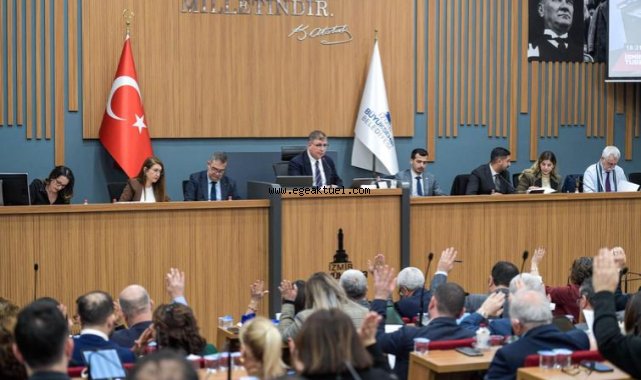 İzmir Büyükşehir Belediyesi’nden öğrencilere "Aylık Abonman Kart" müjdesi