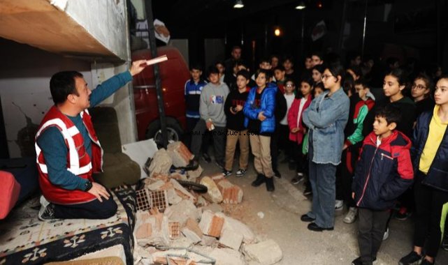Karşıyaka Belediyesi’nden 3 bin 220 kişiye afet eğitimi