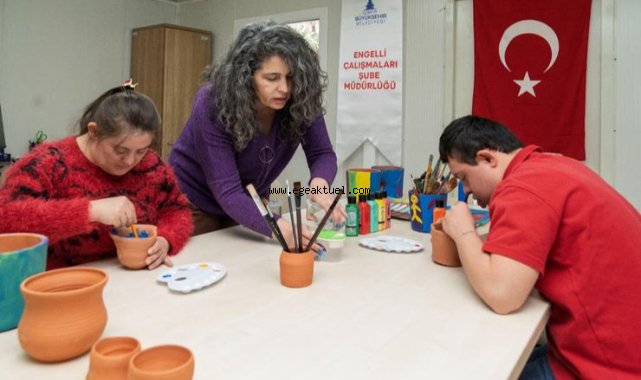 Aileleri İzmir Büyükşehir Belediyesi’ni “yuva” olarak görüyor