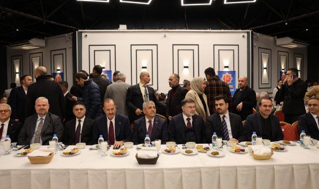 AK Parti İzmir İftarda Buluştu