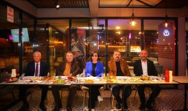 Başkan Kınay, taksicilerle sahurda buluştu