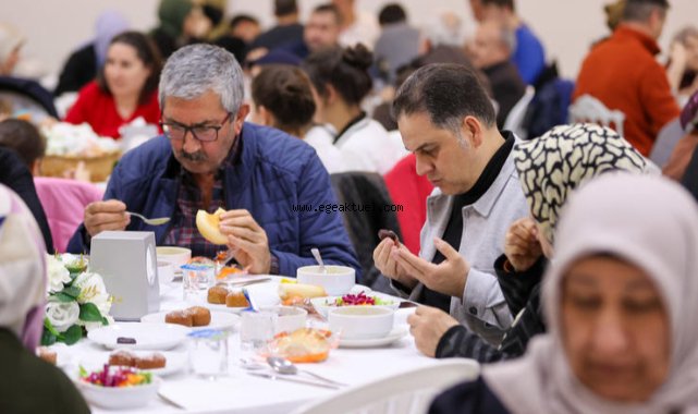 Buca’da şehit aileleri, gaziler ve yakınları için iftar düzenlendi