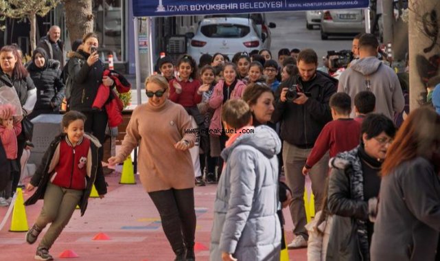 “Güzel İzmir” neşeli çocuklar