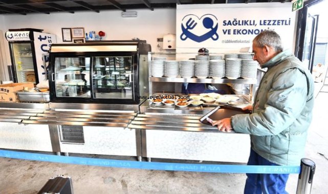 İzmir’de “Askıda Yemek” dayanışması sürüyor