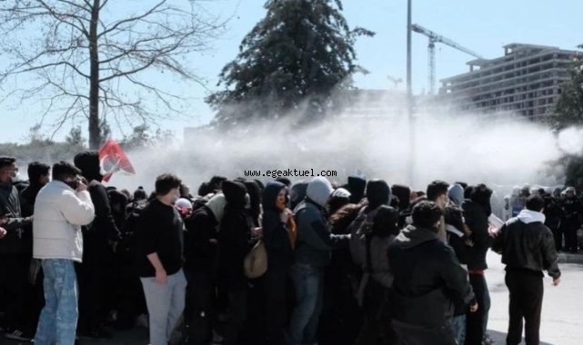 İzmir'de öğrencilere polis müdahalesi: Ablukaya alındılar!