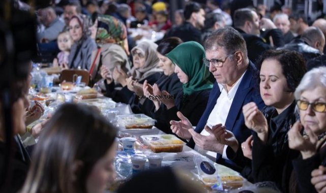 İzmir'in dayanışma ruhu iftar sofralarında büyüyor