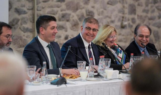 Başkan Tugay’dan kentsel dönüşümde kararlılık mesajı