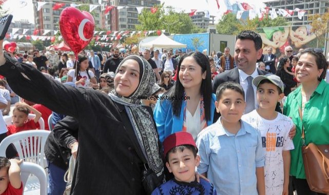 Bayraklı’da muhteşem 23 Nisan Karnavalı