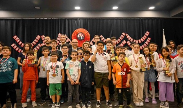 Bornova’da 23 Nisan coşkusu satrançla taçlandı