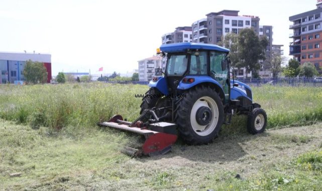 Çiğli Belediyesi’nden Yaz Öncesi Yoğun Kosa Mesaisi