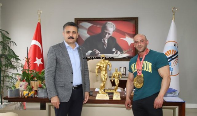 Dikili Belediyesi’nin Gururu Yılmaz Acar Başarıdan Başarıya Koşmaya Devam Ediyor