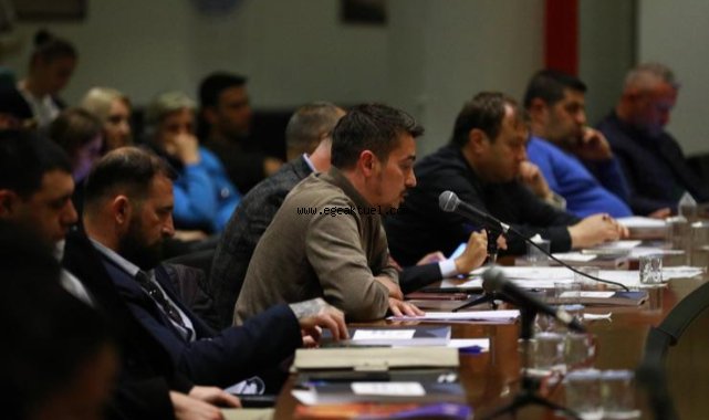 Efes Selçuk Belediye Meclisi'nden Adalet ve Ekonomi Vurgusu: "Bu Ülke Yönetilemiyor"