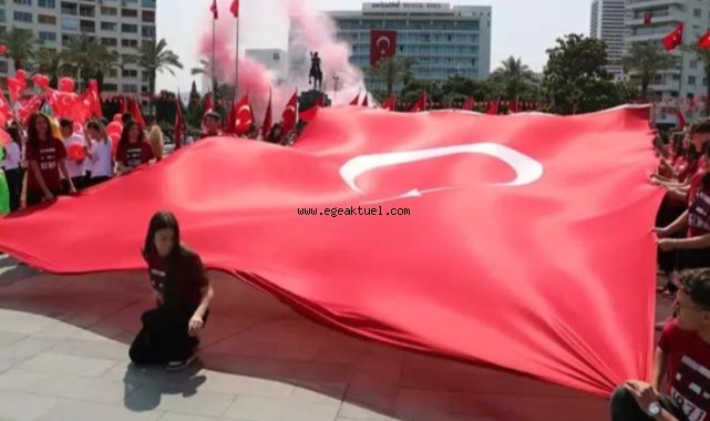İzmir'de 19 Mayıs coşkuyla kutlandı