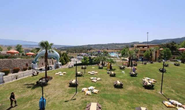 Karabağlar’da Aqua Yaşam yüzme havuzu yeni sezonunu açtı