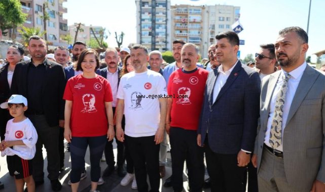Karabağlar'da Cumhuriyet ve Bağımsızlık adına koştular