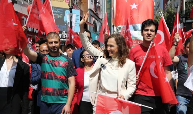 Karşıyaka’da omuz omuza 19 Mayıs yürüyüşü