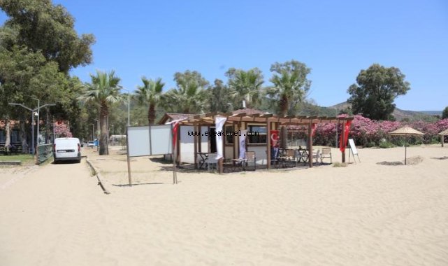 Festival Büfe Pamucak Sahili'nde Tatilcilere Kapılarını Açtı