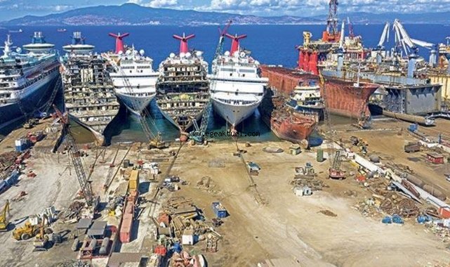 Aliağa’da gemi yangını